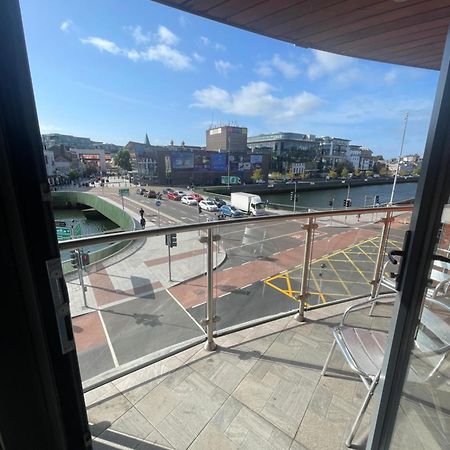 Fabulous And Sunny 2 Bed Apartment, In City Centre Cork Dış mekan fotoğraf
