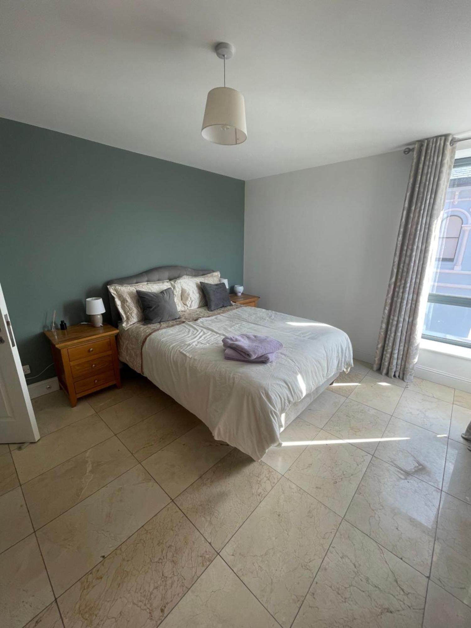 Fabulous And Sunny 2 Bed Apartment, In City Centre Cork Dış mekan fotoğraf