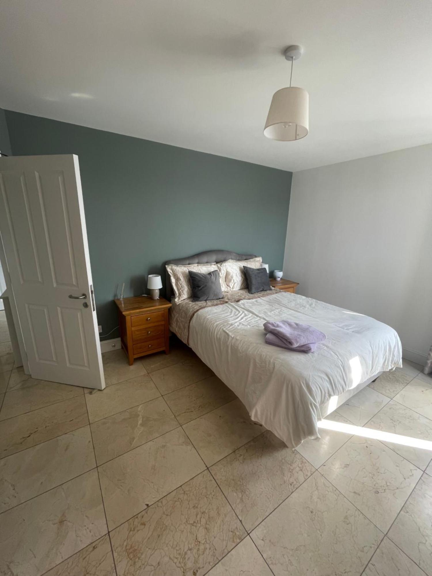 Fabulous And Sunny 2 Bed Apartment, In City Centre Cork Dış mekan fotoğraf