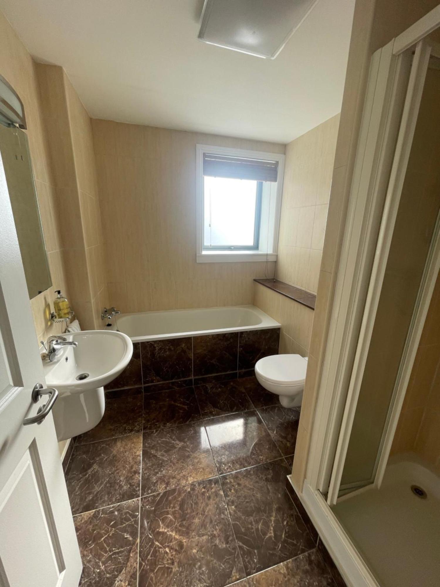Fabulous And Sunny 2 Bed Apartment, In City Centre Cork Dış mekan fotoğraf