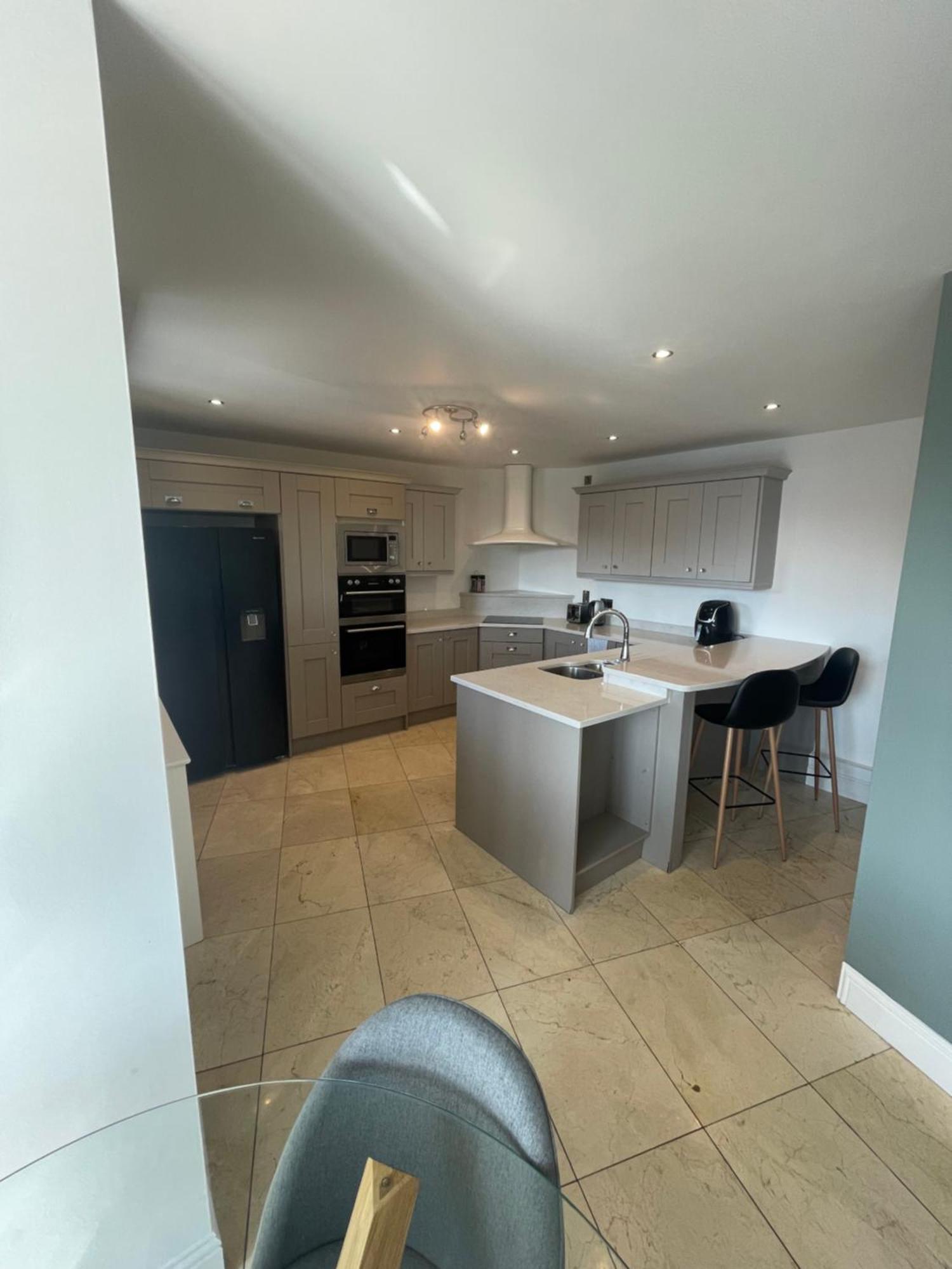 Fabulous And Sunny 2 Bed Apartment, In City Centre Cork Dış mekan fotoğraf
